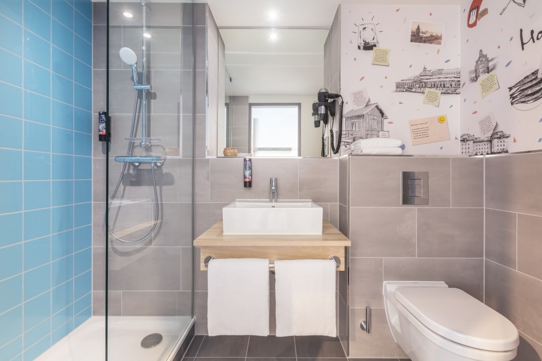 Zimmer Holiday Inn - the niu, Yen Hamburg City