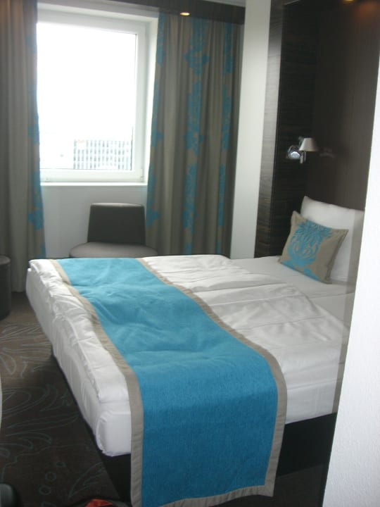 Das Doppelbett Motel One Hamburg-Alster
