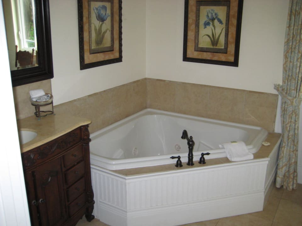 Badewanne mit Whirpool Agate Cove Inn B&B
