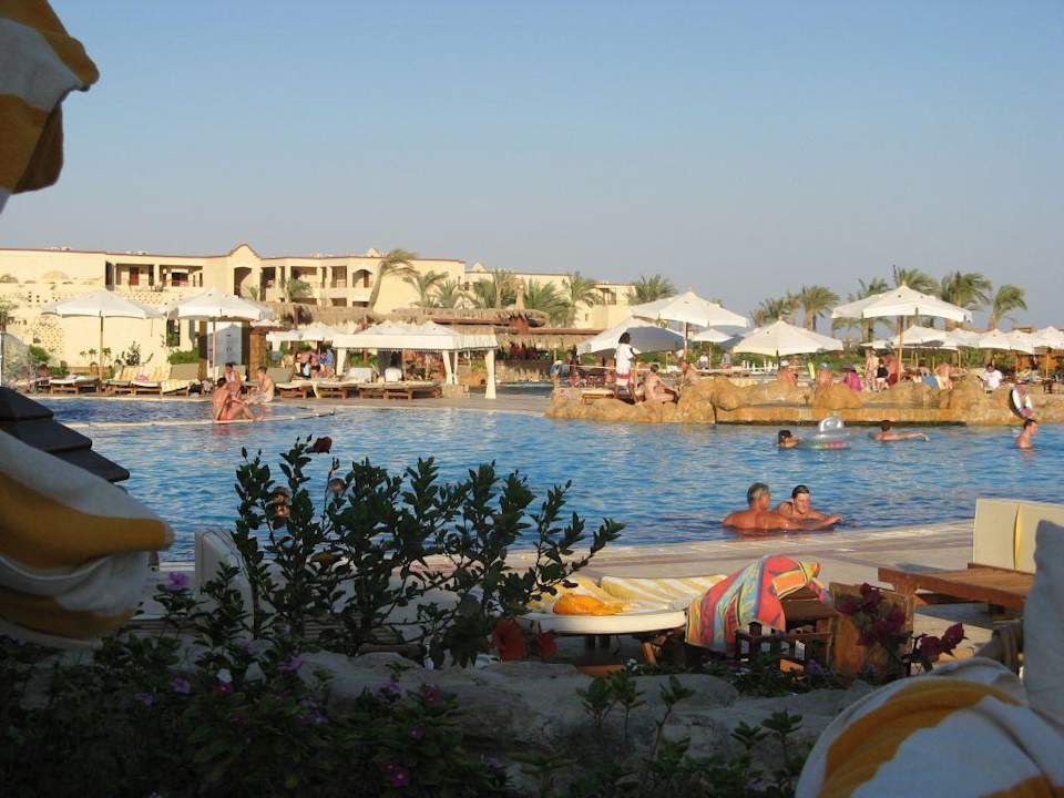 Piękny basen Regency Plaza Aqua Park & Spa