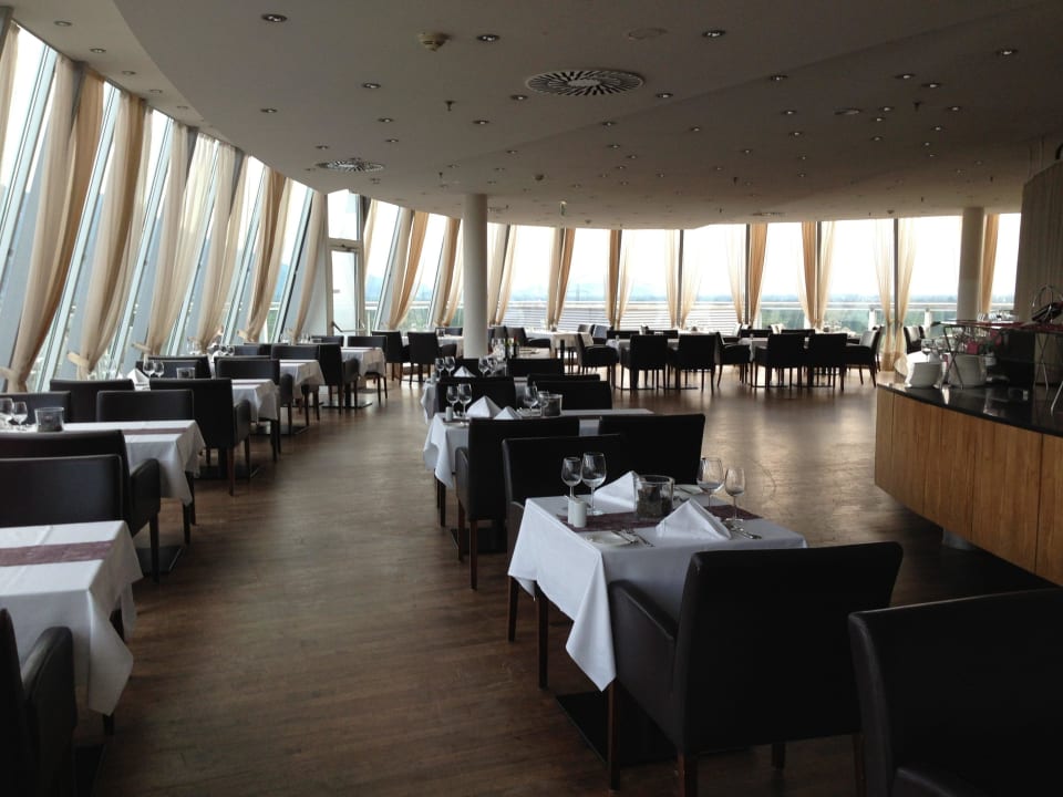 Sky Restaurant Four Points by Sheraton Panoramahaus Dornbirn