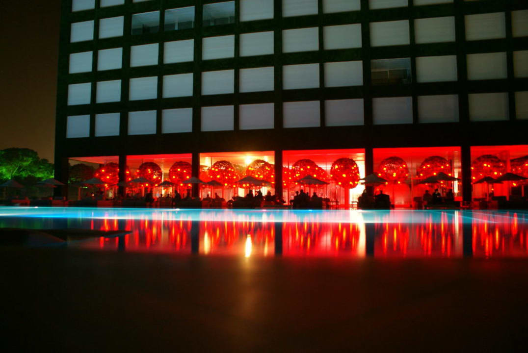 Piscina grande panoramica notturno Adam & Eve - Adults only