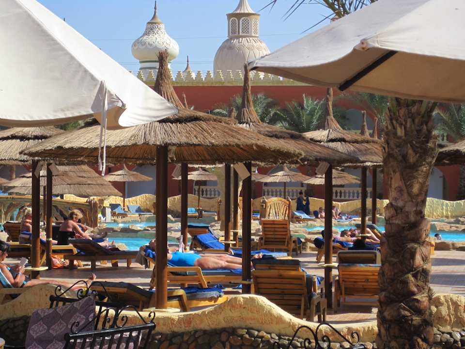 Einer von vielen Pickalbatros Alf Leila Wa Leila Resort - Neverland Hurghada