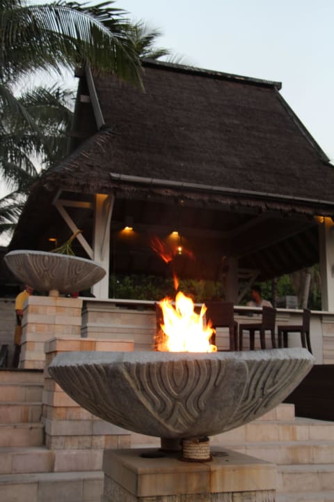 Blick auf die Infinitybar Anantara Mai Khao Phuket Villas