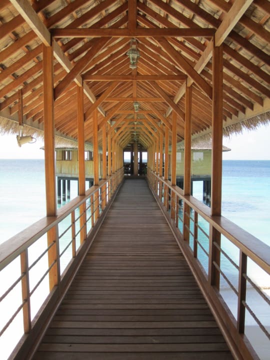 Weg zum Steg-Restaurant NH Collection Maldives Reethi Resort