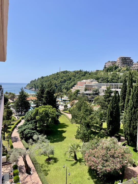 Gartenanlage Iberostar Waves Bellevue