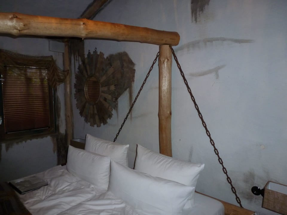 Bett Im Abenteuer Zimmer Tropical Islands Resort