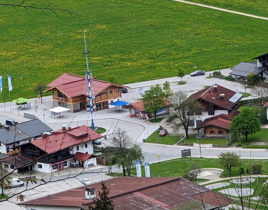 Außenansicht Haus am Maibaum