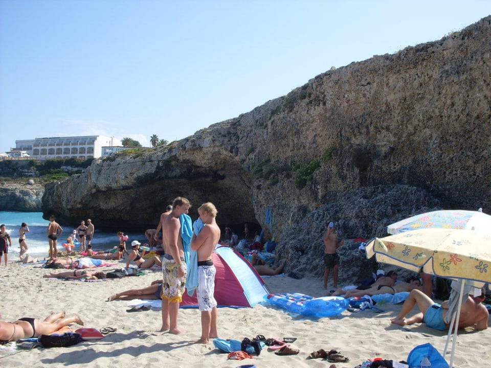 Der nahe Strand Hotel Club Cala Romani