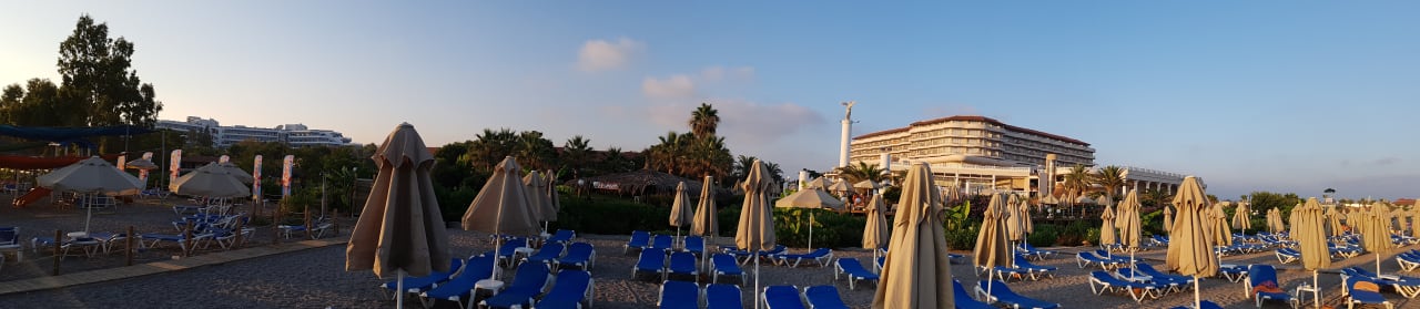 Strand Starlight Resort Hotel