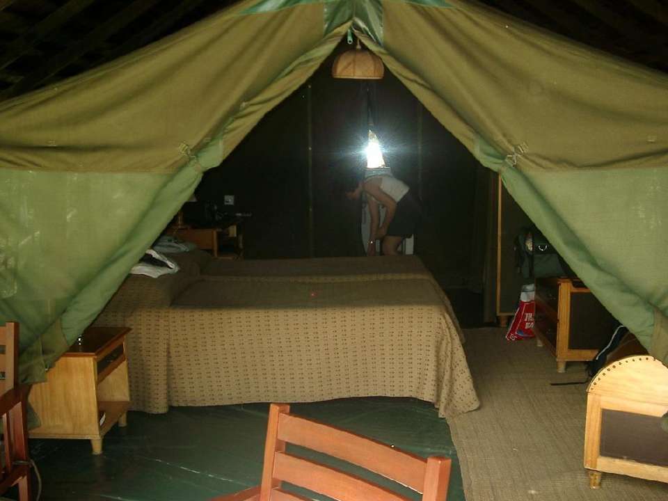 Blick ins Zeltinnere Hotel Mara Sarova Camp