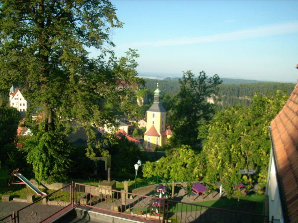 Blick auf die Terrasse Hotel zur Aussicht