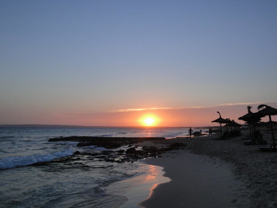 Sonnenuntergang am Strand Hotel Riu Palace La Mola
