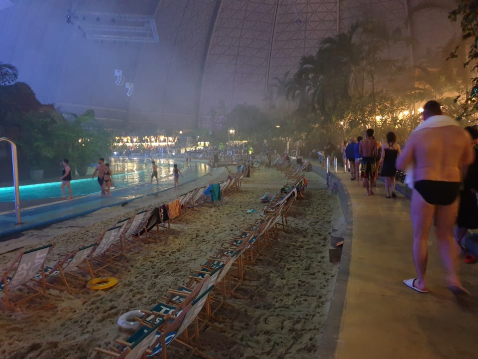 Pool Tropical Islands Resort