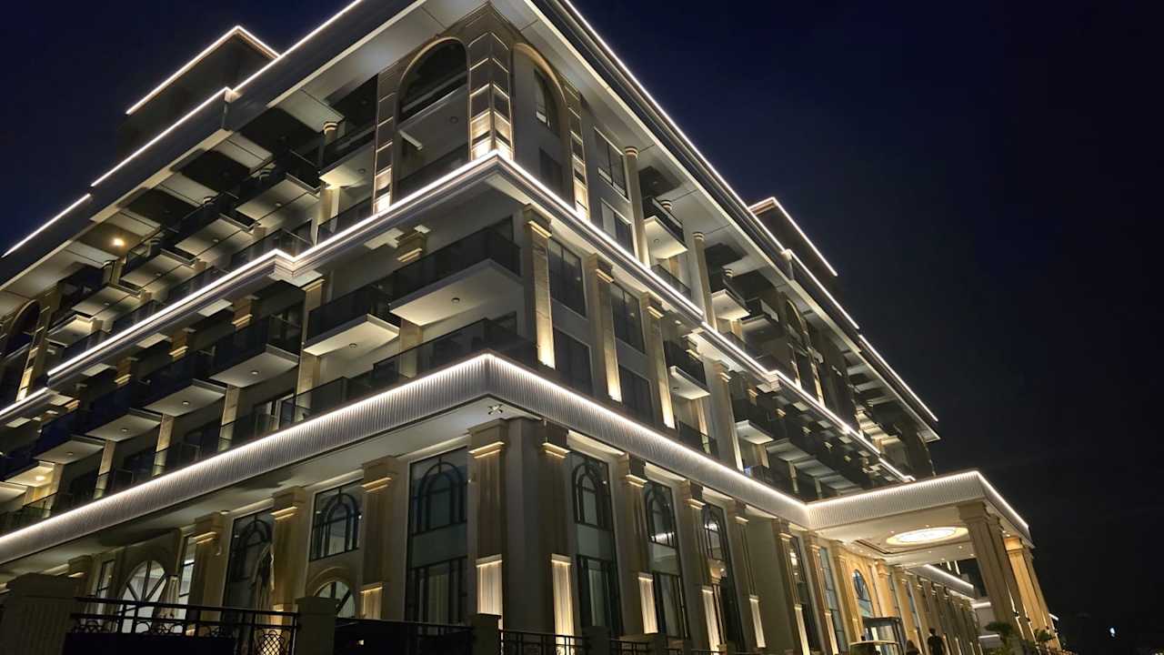 Außenansicht Serenity Queen Hotel