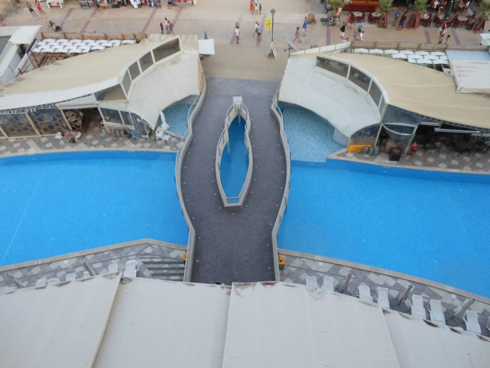 Pool Hotel Glarus Beach