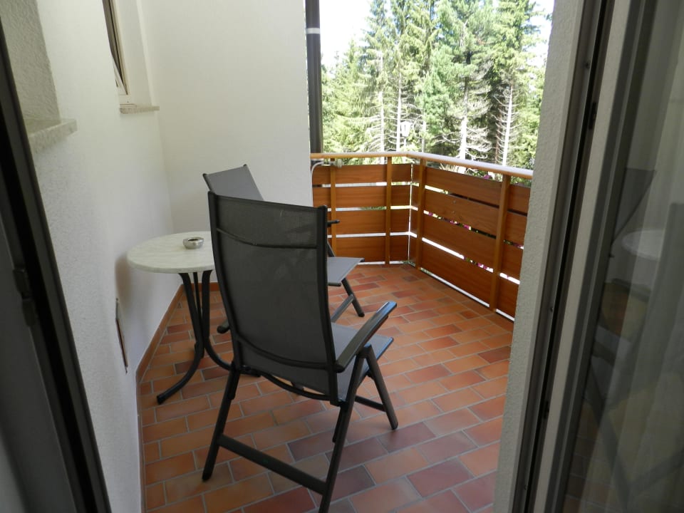Balkon mit Aschenbecher DAS ROYAL Obereggen
