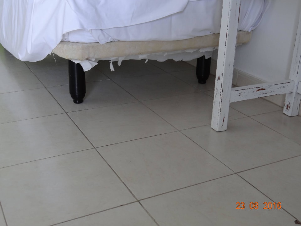 Sofa Apartamentos Hesperia Bristol Playa