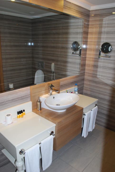 Огромное зеркало Hotel Delphin Imperial