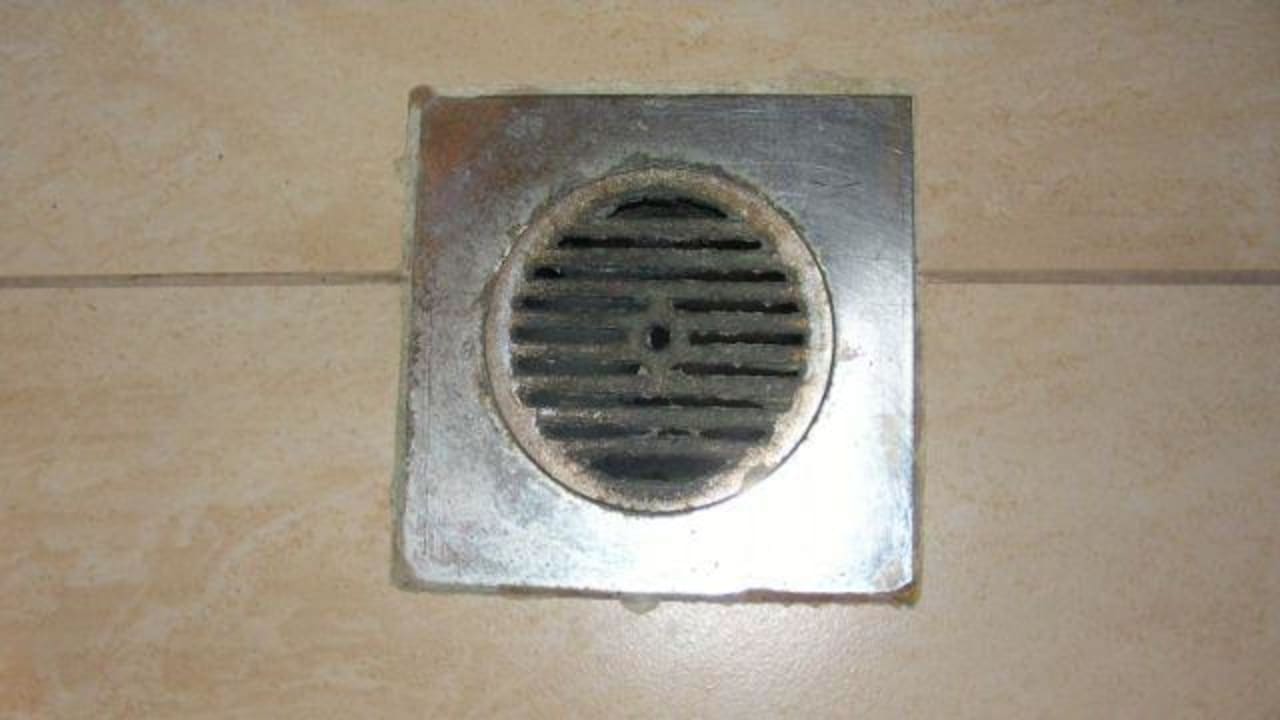 Bodenablauf im Bad Hotel Calypso Beach