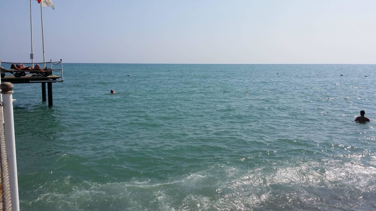 Strand mit Steg Sherwood Dreams Resort