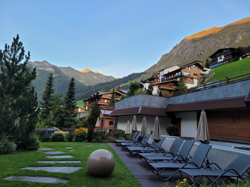 Außenansicht Hotel Alpenhof