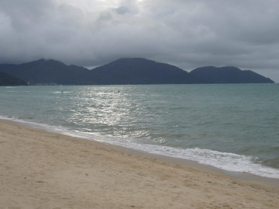 Strand am Abend Hotel Shangri-La Rasa Sayang Resort