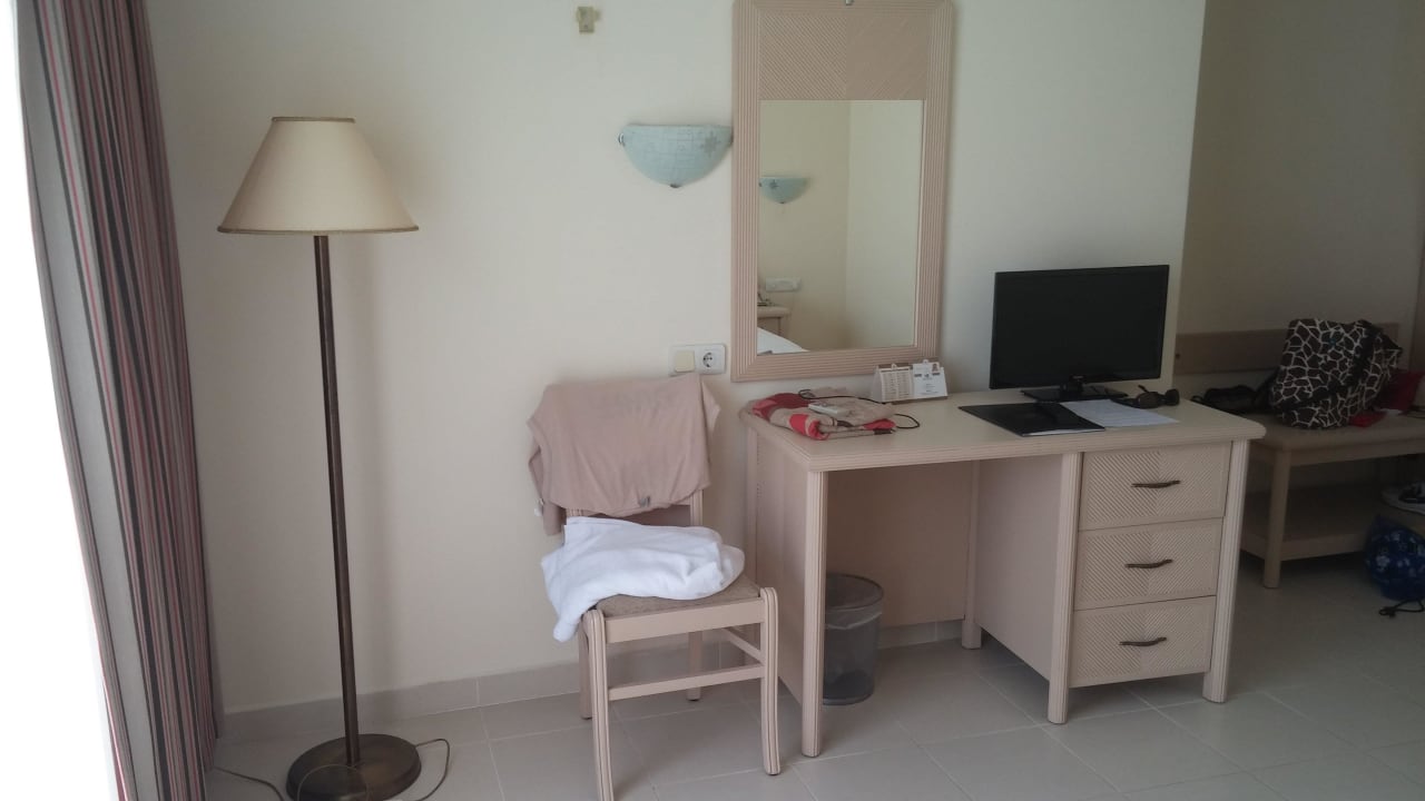 Fernseher Aska Hotel Just in Beach