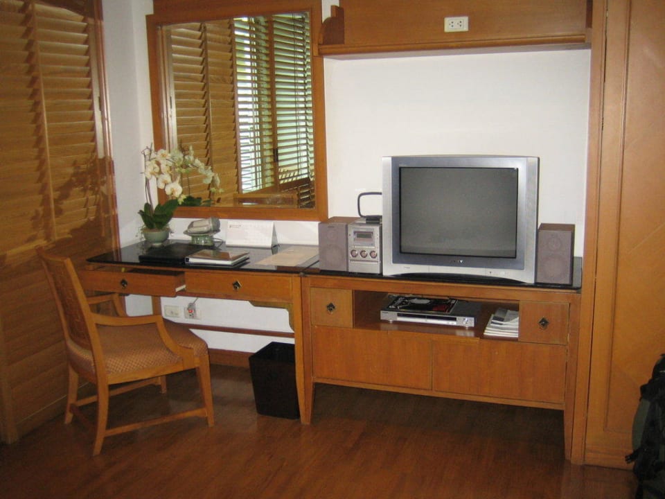 Schreibtisch und Fernseher Grande Centre Point Ploenchit
