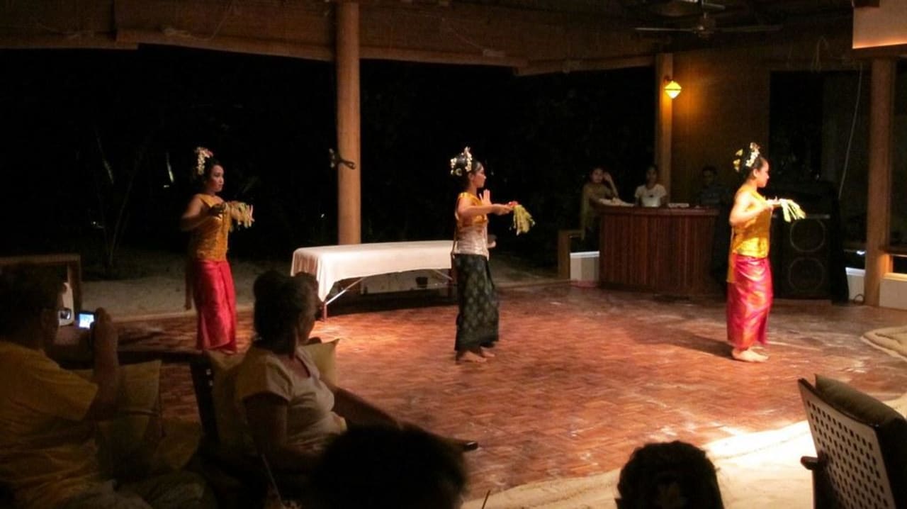 Balinesischer Tanz nach der Spa Presentation NH Collection Maldives Reethi Resort