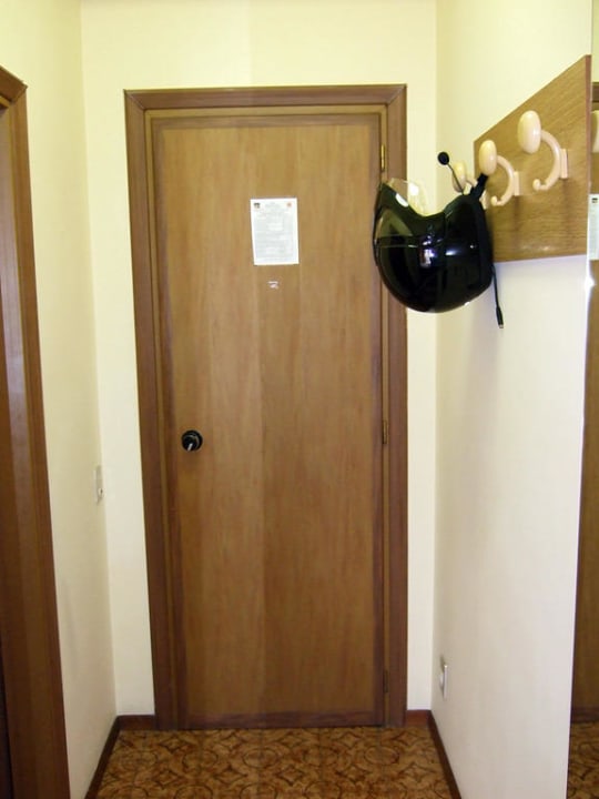 Eingangsbereich des Zimmers Hotel Smeraldo