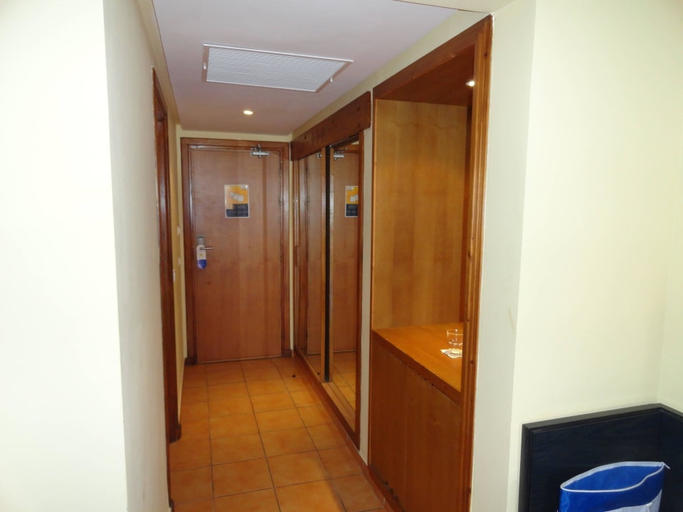 Eingang, Schrank Iberostar Waves Founty Beach