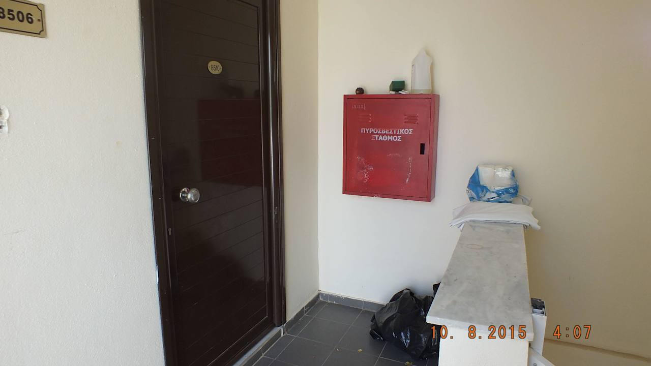 Müll vor dem Zimmer alltoura Club Hotel Kiotari Miraluna