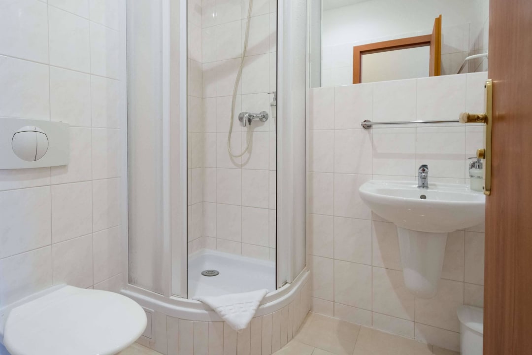"Bathroom" Hotel Prague Centre Plaza (Prag / Praha) • HolidayCheck
