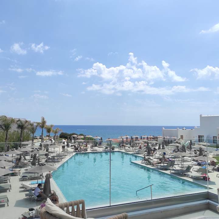 Pool Blue Sea Island