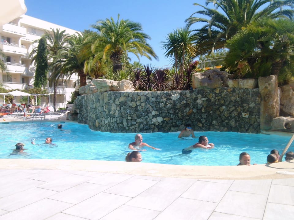 Pool Hotel Rosella by Intelier