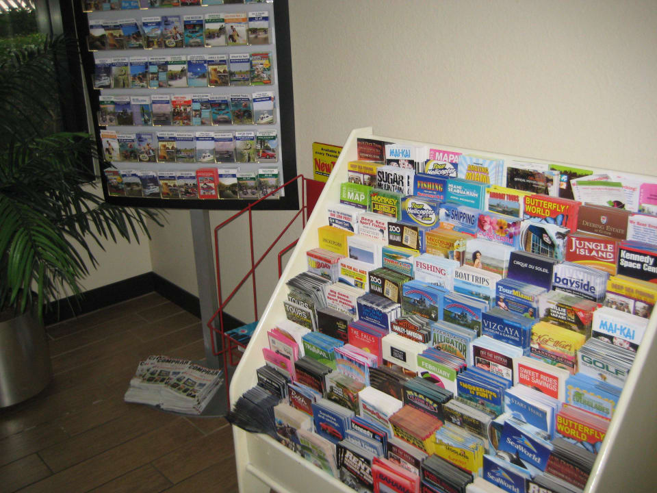 Flyerbox Red Roof Plus Miami Airport