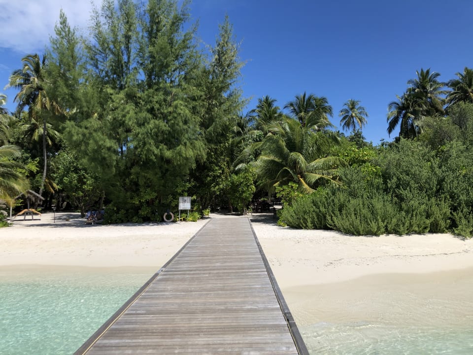 Strand Embudu Village