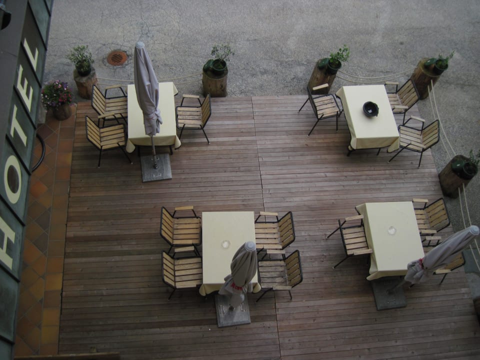 Ausblick auf Frühstücksterrasse Frieden DAS Alpine Panorama  Hotel