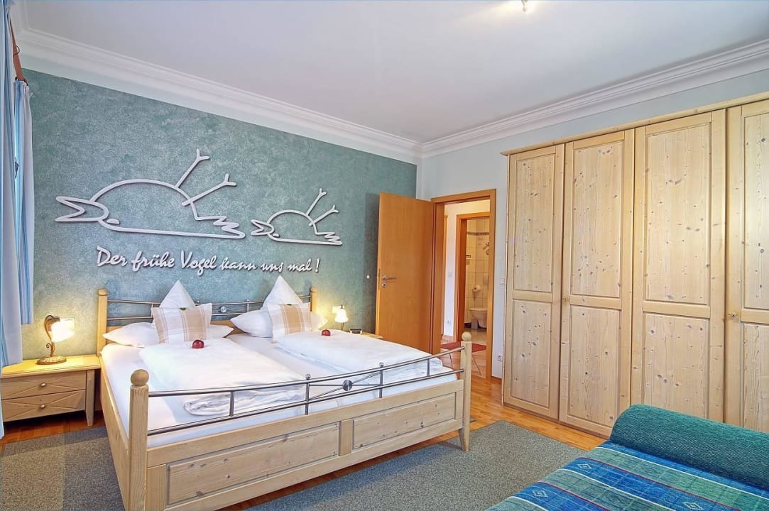 Schlafzimmer Fewo Wiesentraum Ferienwohnungen Gästehaus Lärcheck