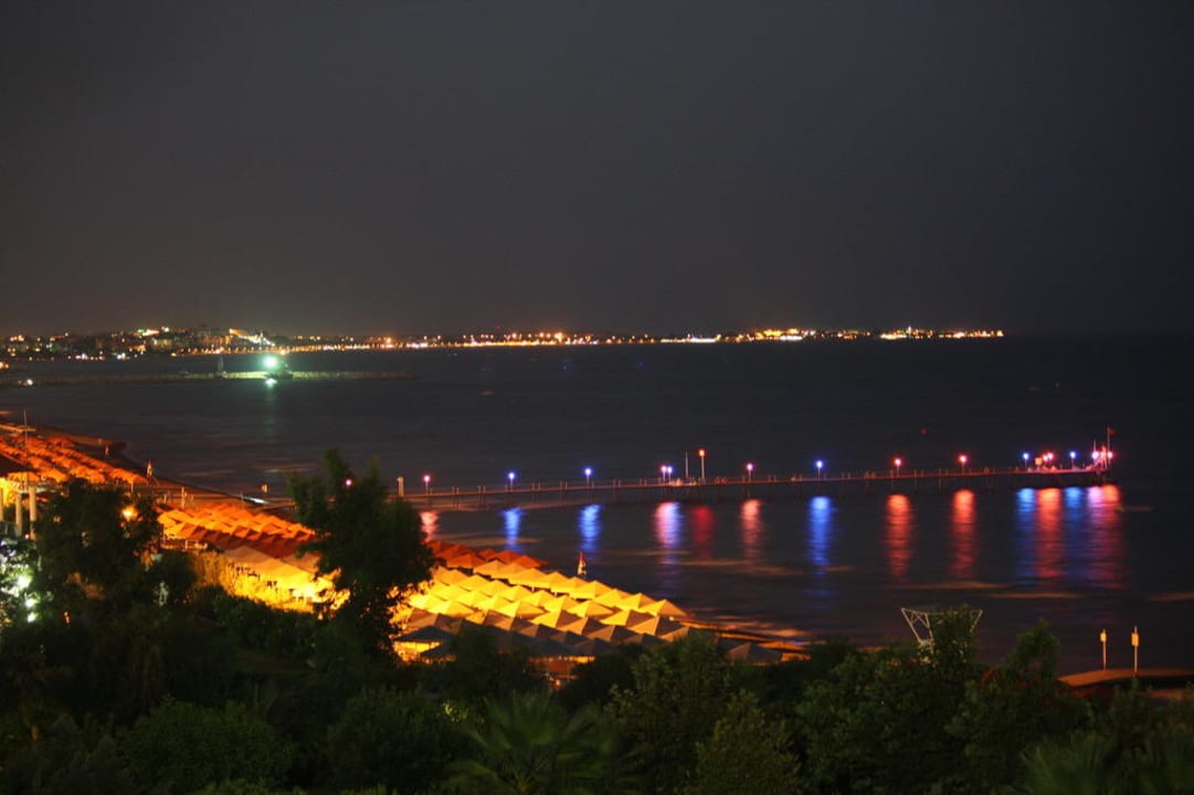 Nachtblick von der oberen Bar Hotel Defne Dream