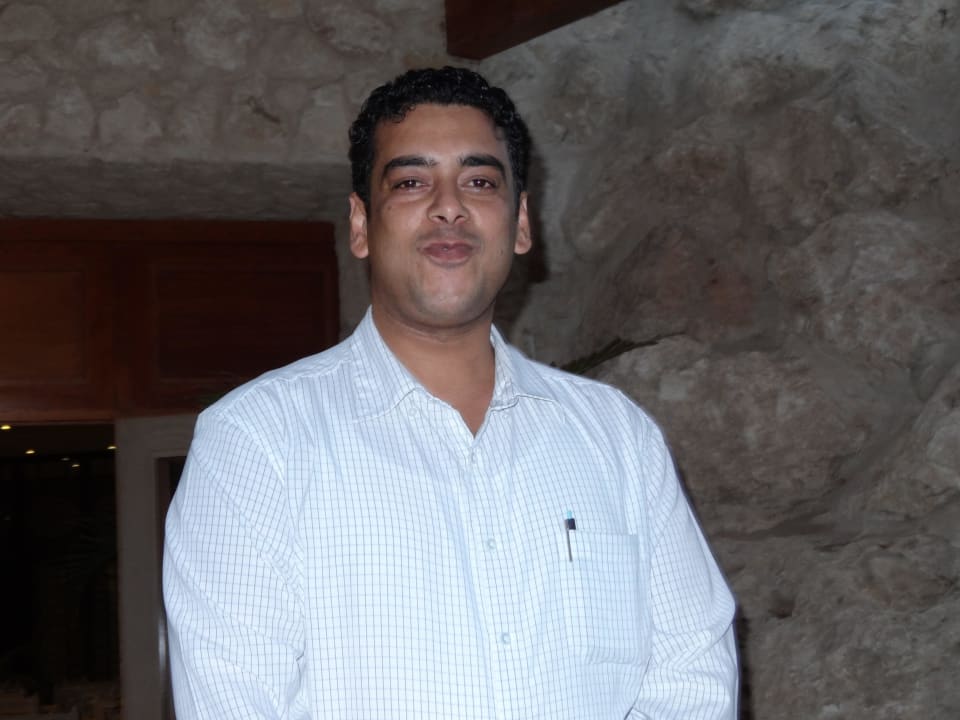 Mr. Ägypt Ibrahim beim posen!  Makadi Spa - Adults only