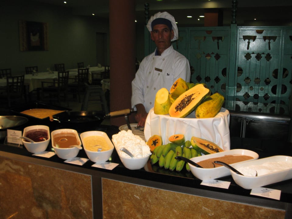 Büffet Iberostar Waves Gaviotas Park