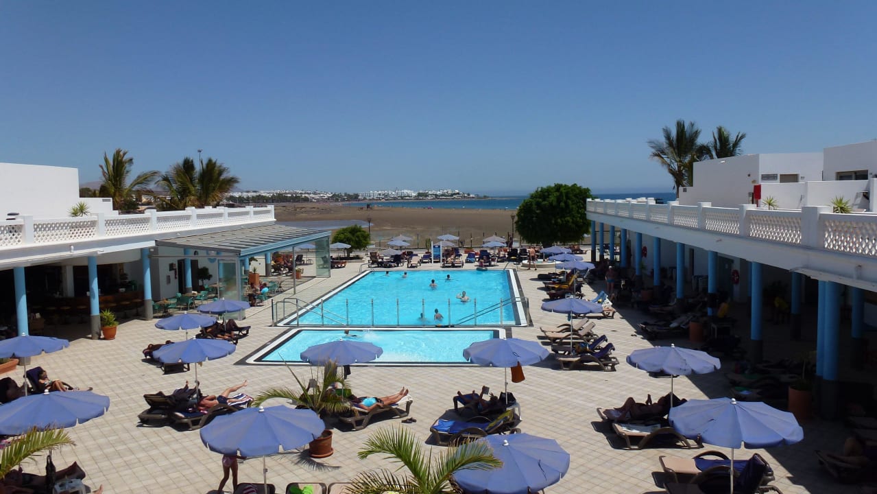 Pool mit Blick auf den Atlantik Hotel Las Costas