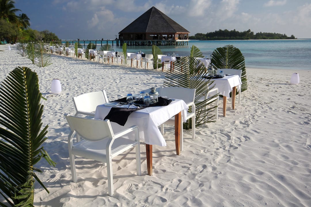 Full Moon Dinner Meeru Maldives Resort Island