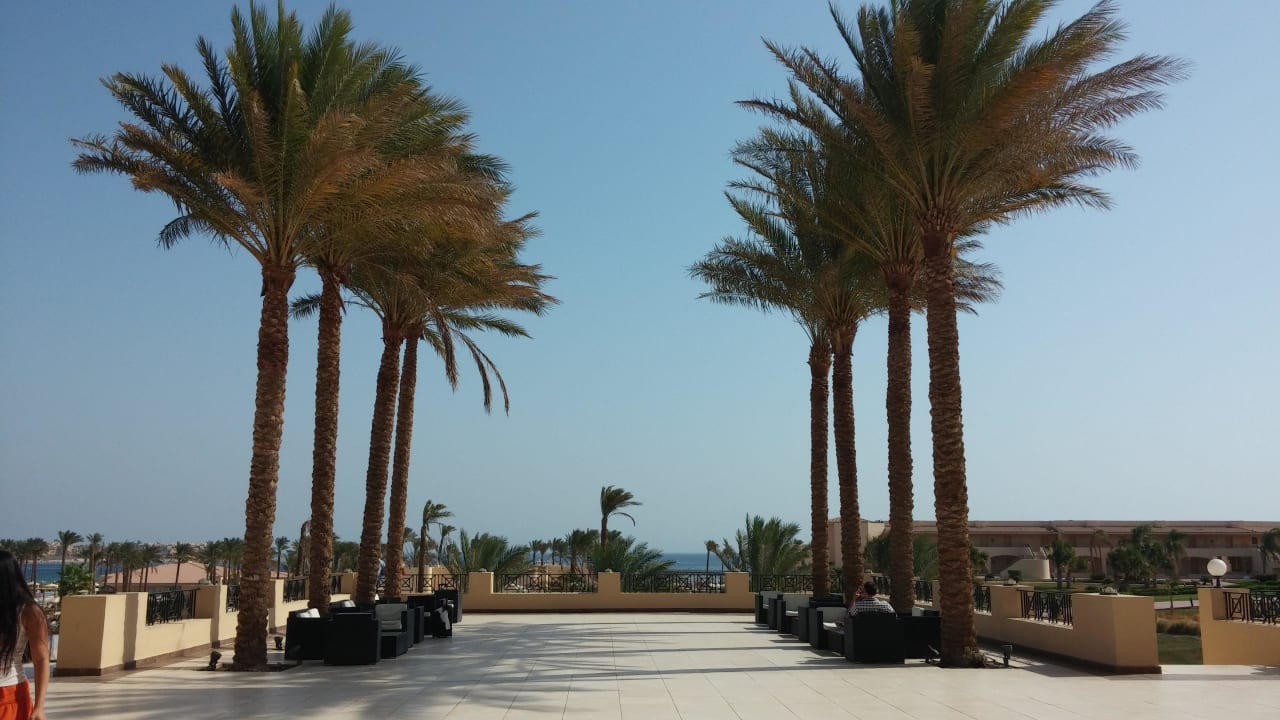 Vom Haupthaus Lobby zum Meer Cleopatra Luxury Resort Makadi Bay