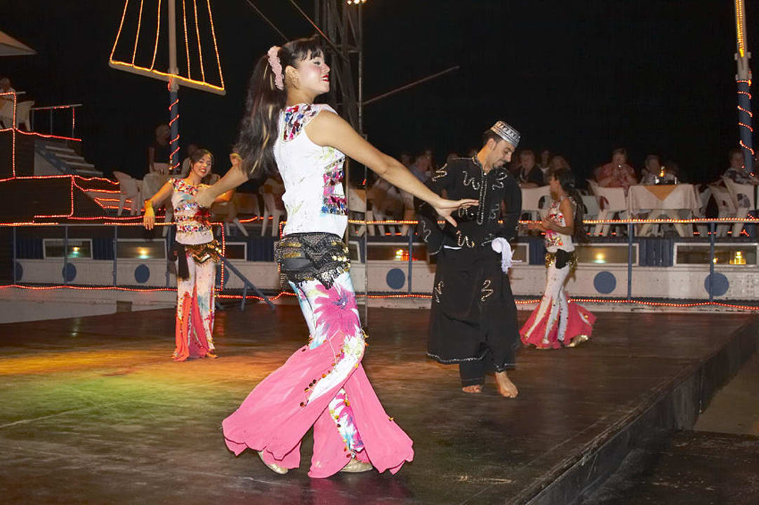 Animationsshow am Strand  Albatros Sharm Resort