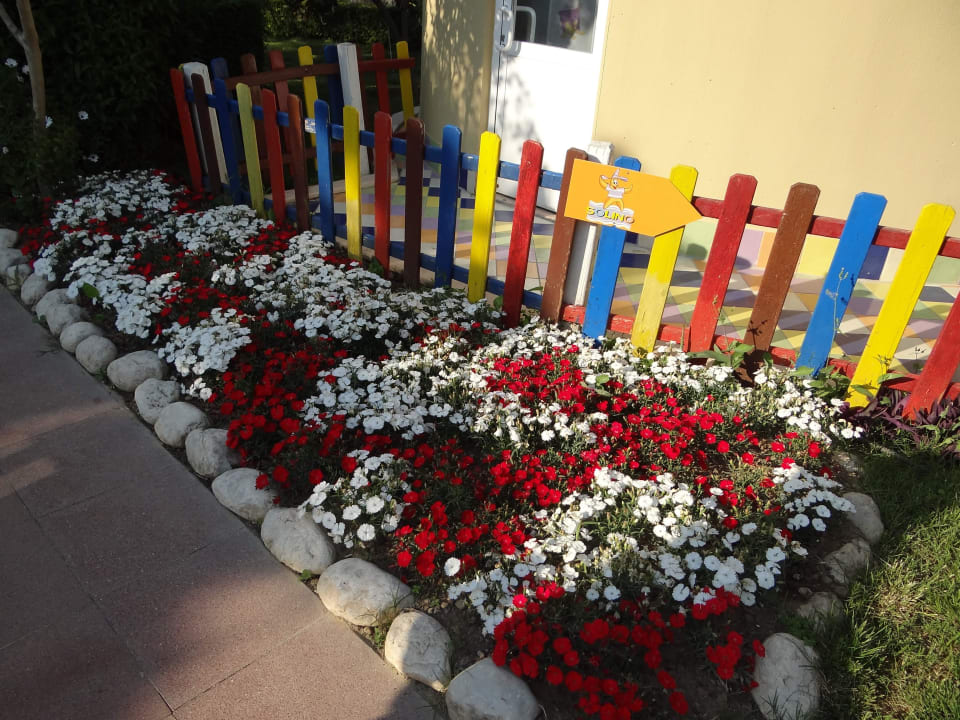 Die Gartenanlage, schön anzusehen Belek Beach Resort Hotel