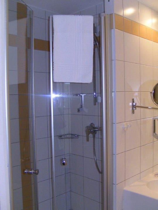 Bad Essential by Dorint Hotel Köln-Junkersdorf