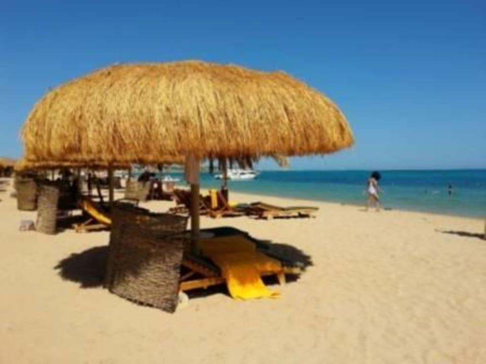 Einer der schon neuen Schirme Sentido Caribbean World Soma Bay